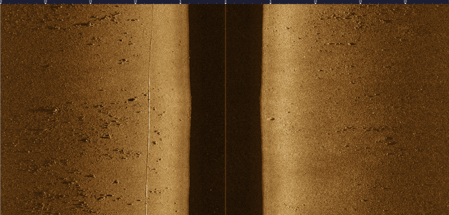 Side-scan sonar imagery: pipeline 35 mm